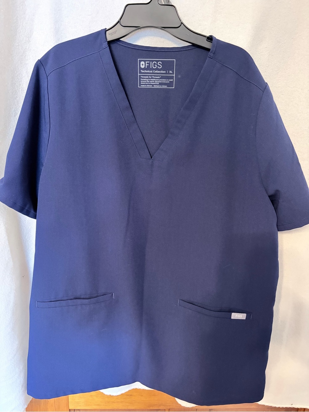 FIGS Women's XL Catarina One-Pocket Scrub Top Navy Blue Short Sleeve